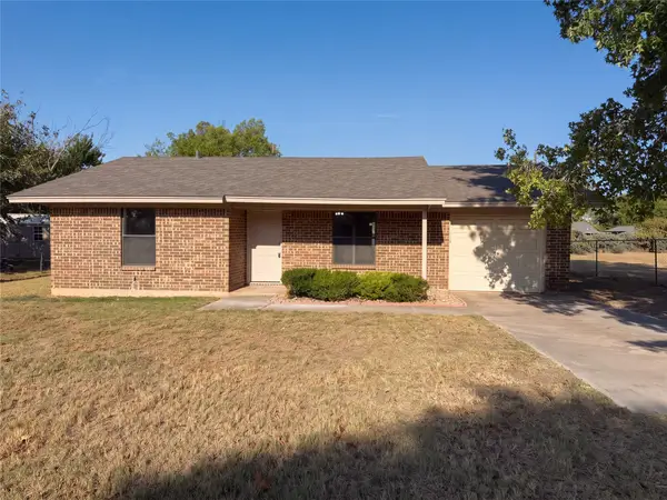 711 Vickie Drive, Azle, TX 76020