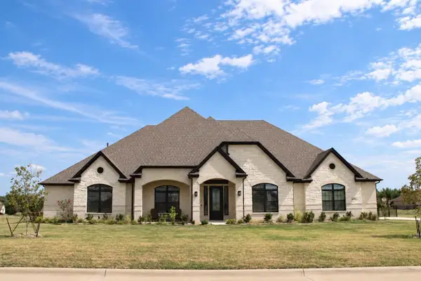 4009 Twin Hills Court, Joshua, TX 76058