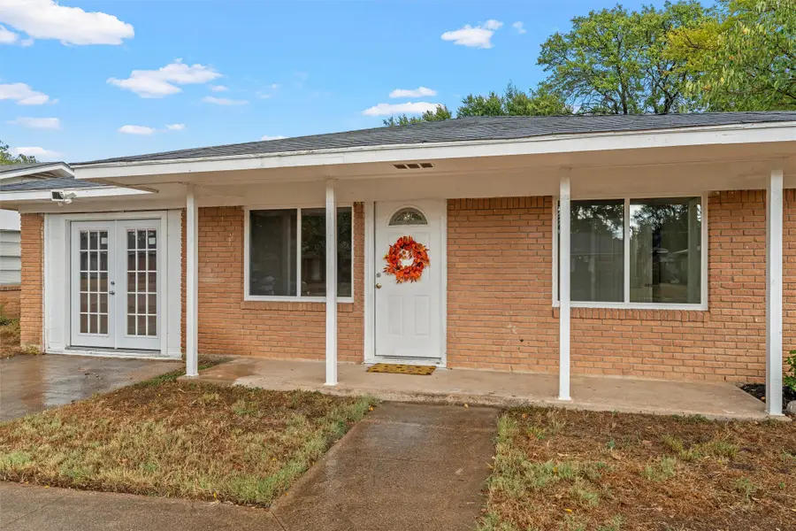 311 S Barbara Street, Lacy Lakeview, TX 76705 - #2