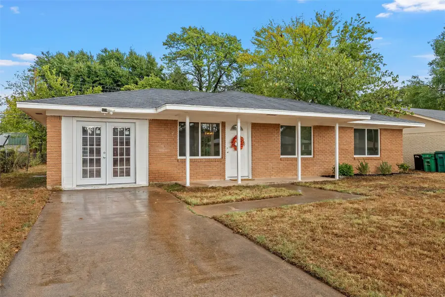 311 S Barbara Street, Lacy Lakeview, TX 76705 - #3