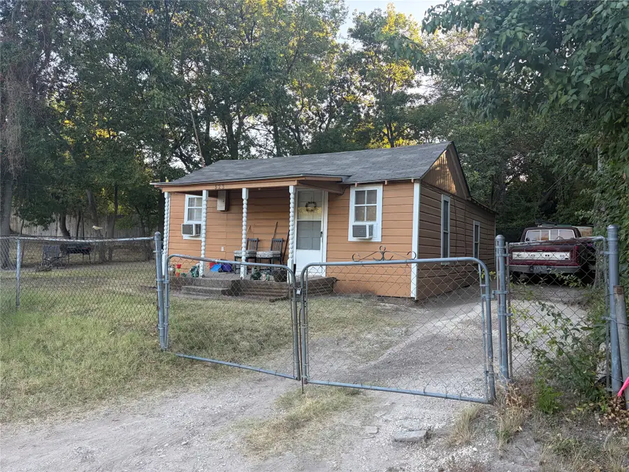 523 N 3rd Street, Midlothian, TX 76065 - #2