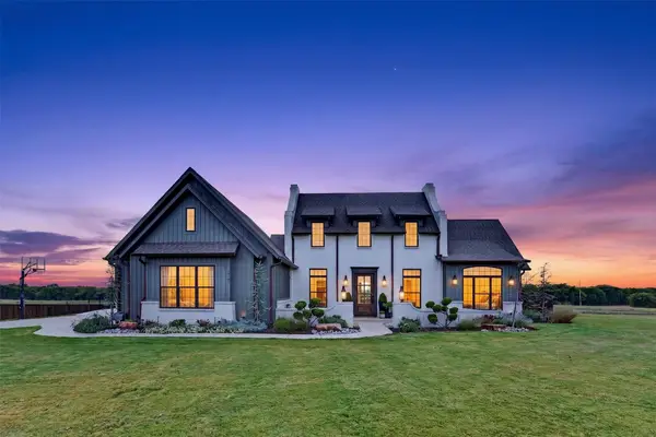 210 Low Bird Lane, Waxahachie, TX 75167