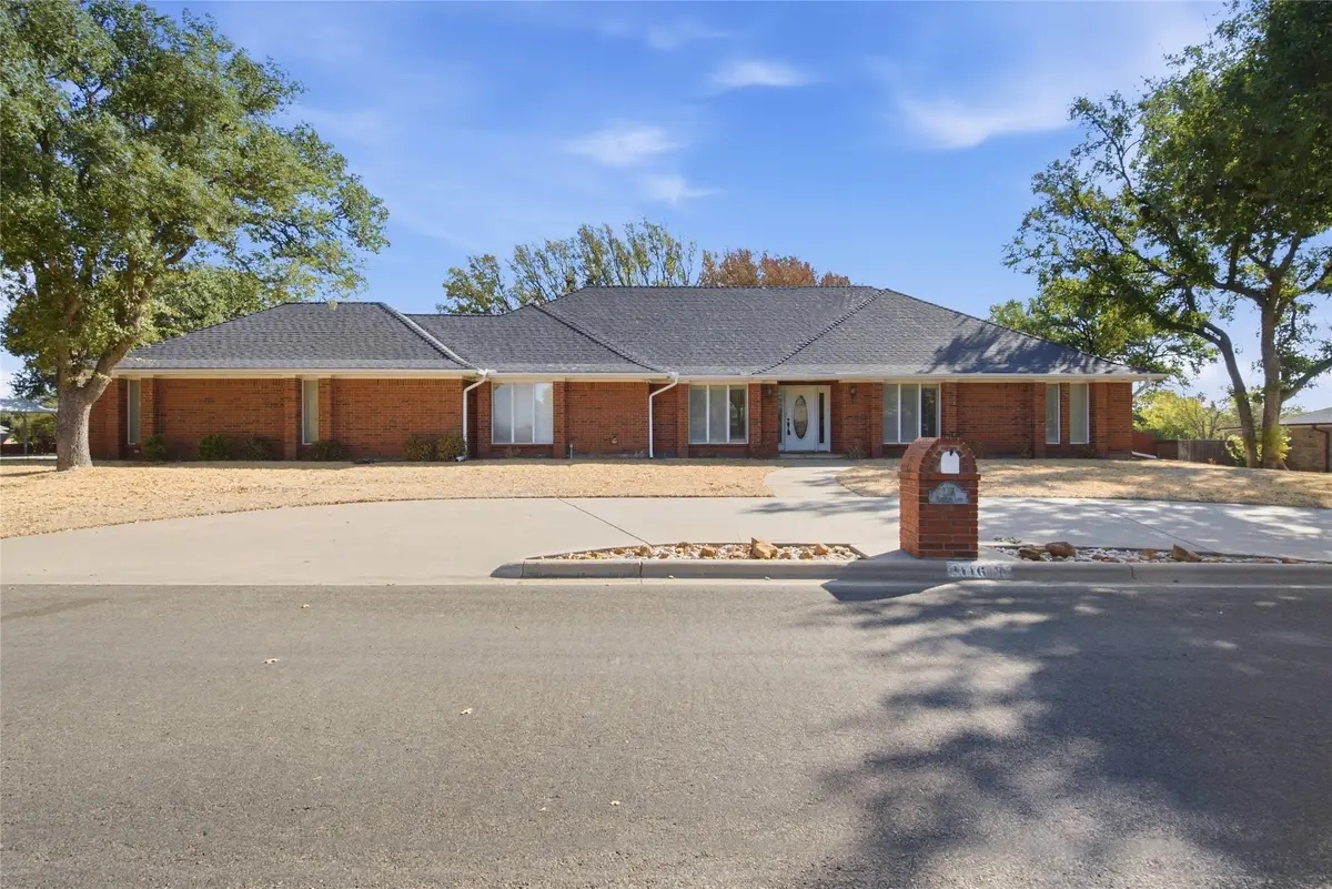 2116 Cherokee Loop, Graham, TX 76450 - #1
