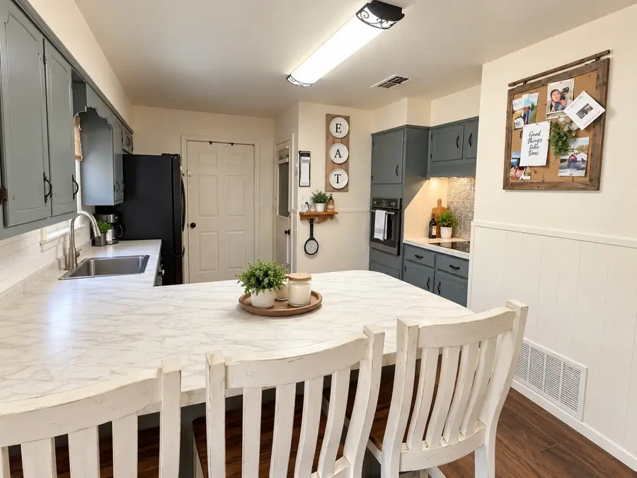 304 S Norma Drive, Lacy Lakeview, TX 76705 - #3