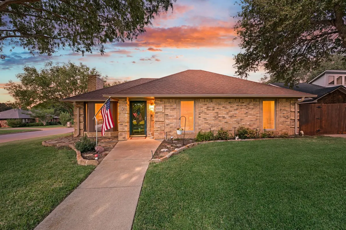 1401 Sandpiper Street, Grapevine, TX 76051 - #1