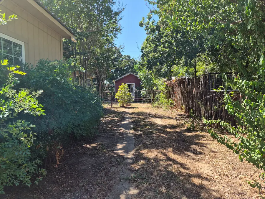 408 E Housley Street, Strawn, TX 76475 - #3