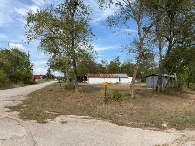 406 Whitt Street, Groesbeck, TX 76642 - #2