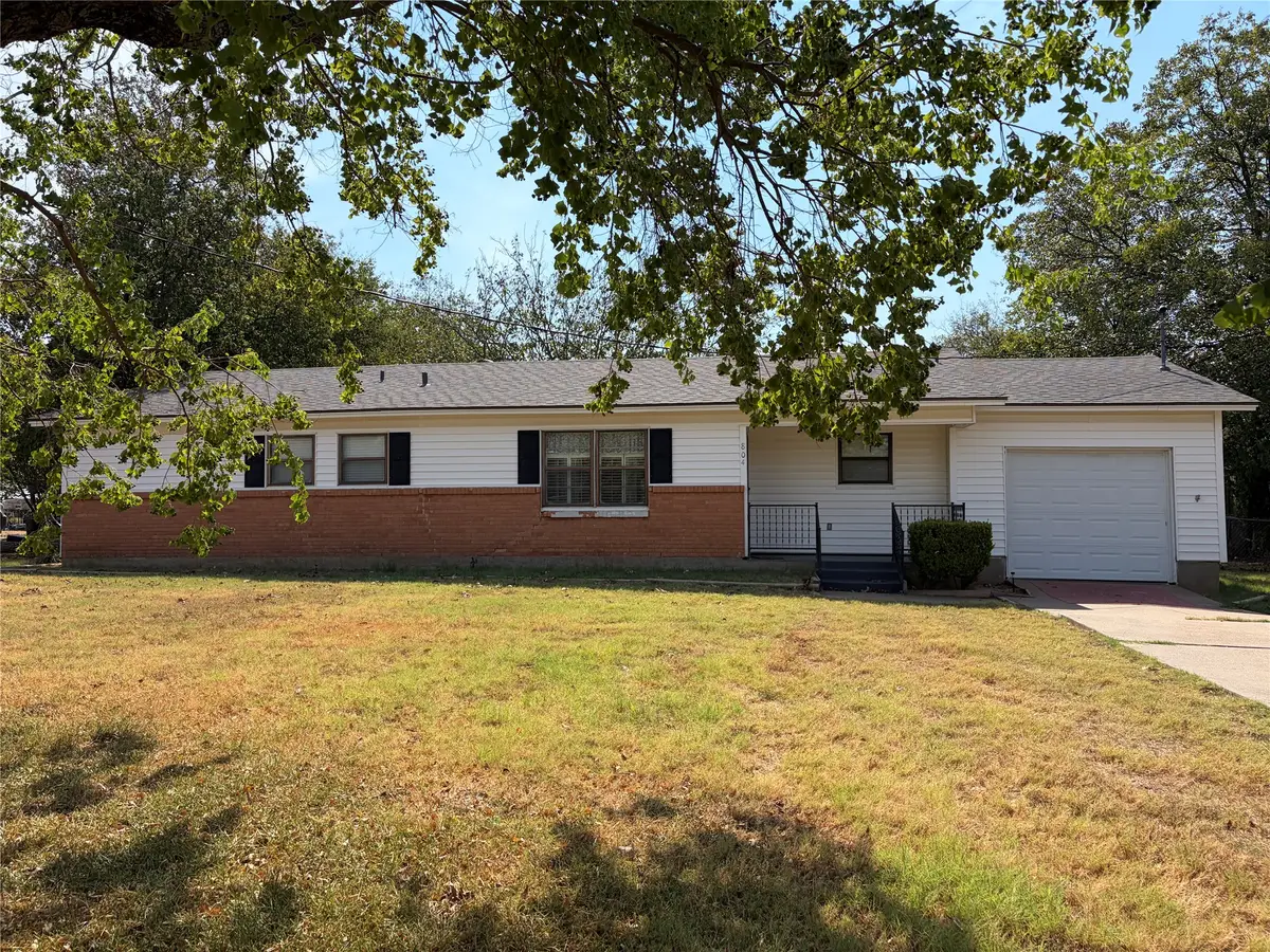 804 E Adams Street, Itasca, TX 76055 - #1