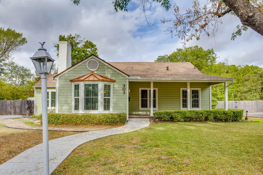 303 Harbin Avenue, Waxahachie, TX 75165 - #2