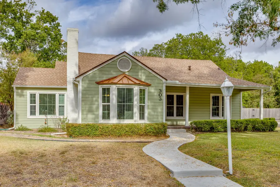 303 Harbin Avenue, Waxahachie, TX 75165 - #3