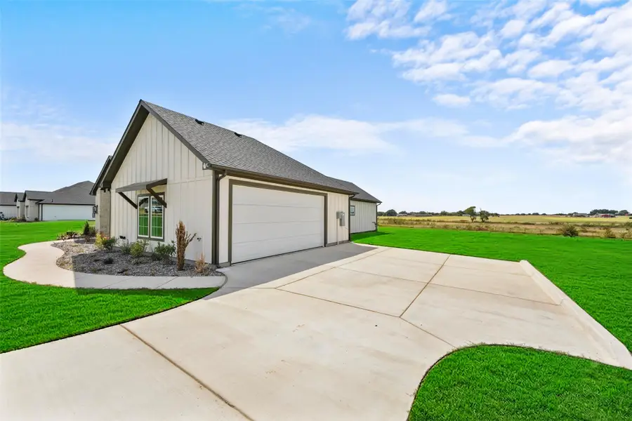 1008 Dixie Estates Way, Whitesboro, TX 76273 - #2