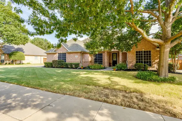 427 Shenandoah Drive, Burleson, TX 76028