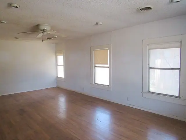 413 S Avenue G, Clifton, TX 76634 - #3