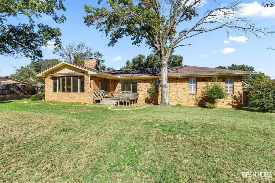 1701 E Spring Street, Henrietta, TX 76365 - #3