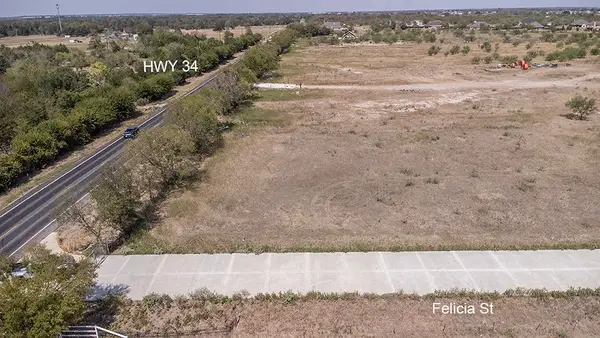 1003 Felicia Street, Oak Ridge, TX 75161