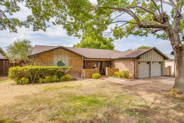 6404 Lavano Drive, Edgecliff Village, TX 76134
