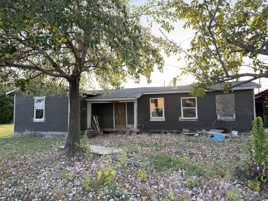 803 N Us Highway 69, Celeste, TX 75423 - #2