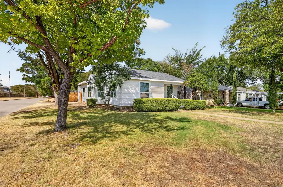 4044 Stanley Avenue, Fort Worth, TX 76110 - #3
