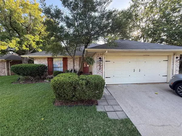 737 Hampshire Drive, Burleson, TX 76028
