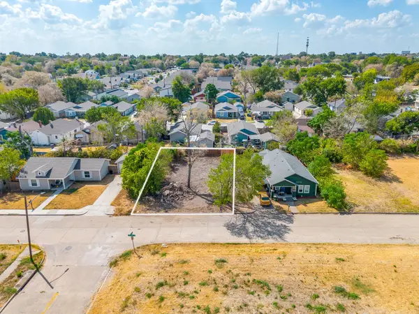922 E Oleander Street, Fort Worth, TX 76104