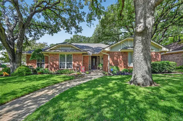 2021 Iron Horse Court, Arlington, TX 76017