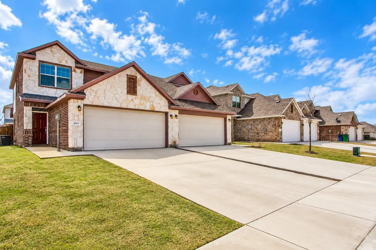 4917-4919 Sanger Circle Drive, Sanger, TX 76266 - #1
