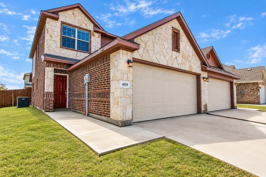 4917-4919 Sanger Circle Drive, Sanger, TX 76266 - #2