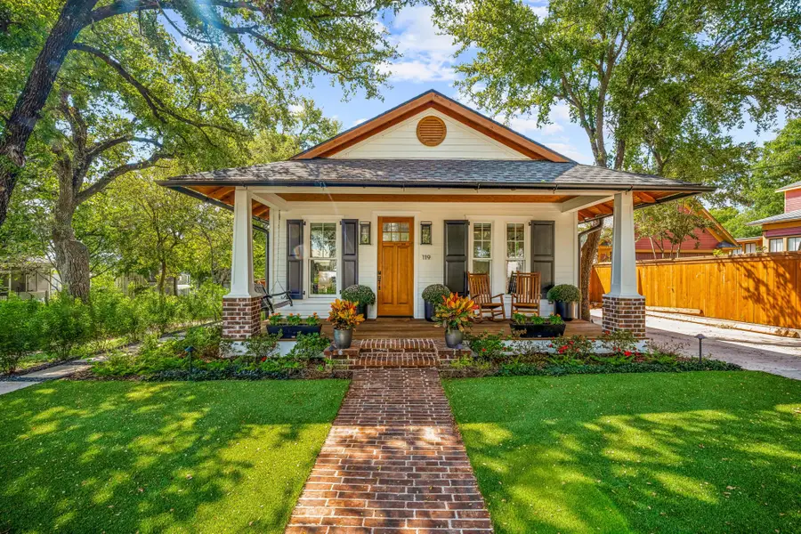 119 W Bluff Street, Granbury, TX 76048 - #3
