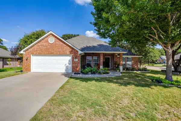 853 Royal Oak Lane, Burleson, TX 76028
