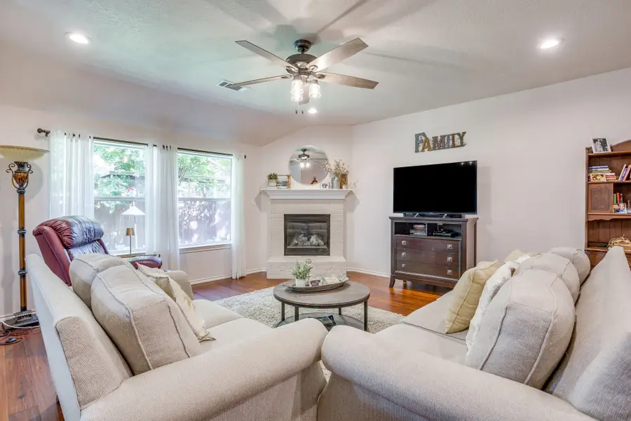 853 Royal Oak Lane, Burleson, TX 76028 - #2