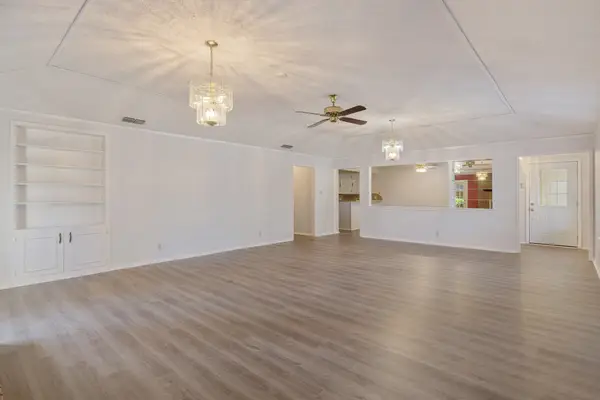 504 Woodland Hills Drive, Tyler, TX 75701