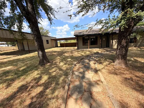 1223 Yowell Road, Whitesboro, TX 76273