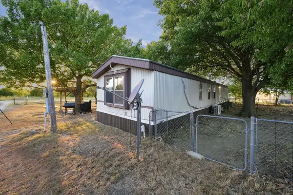 1206 Toby Street, Alvarado, TX 76009
