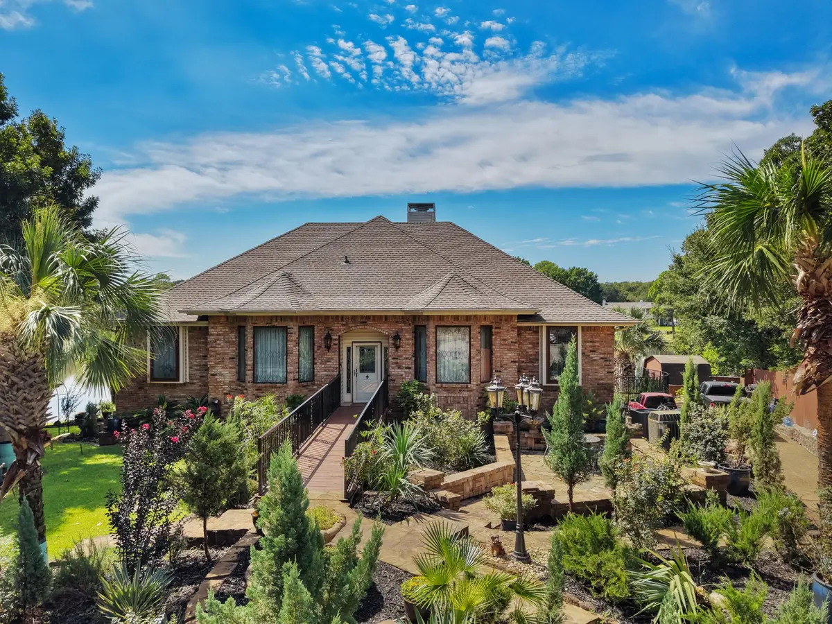 2910 Lakeshore Court, Arlington, TX 76013 - #1