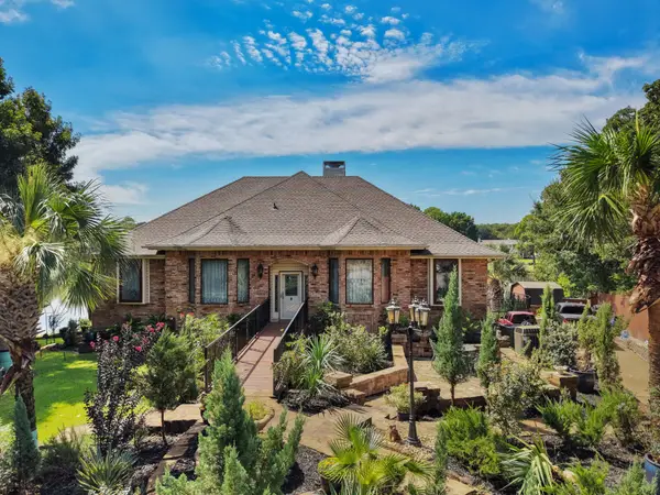 2910 Lakeshore Court, Arlington, TX 76013
