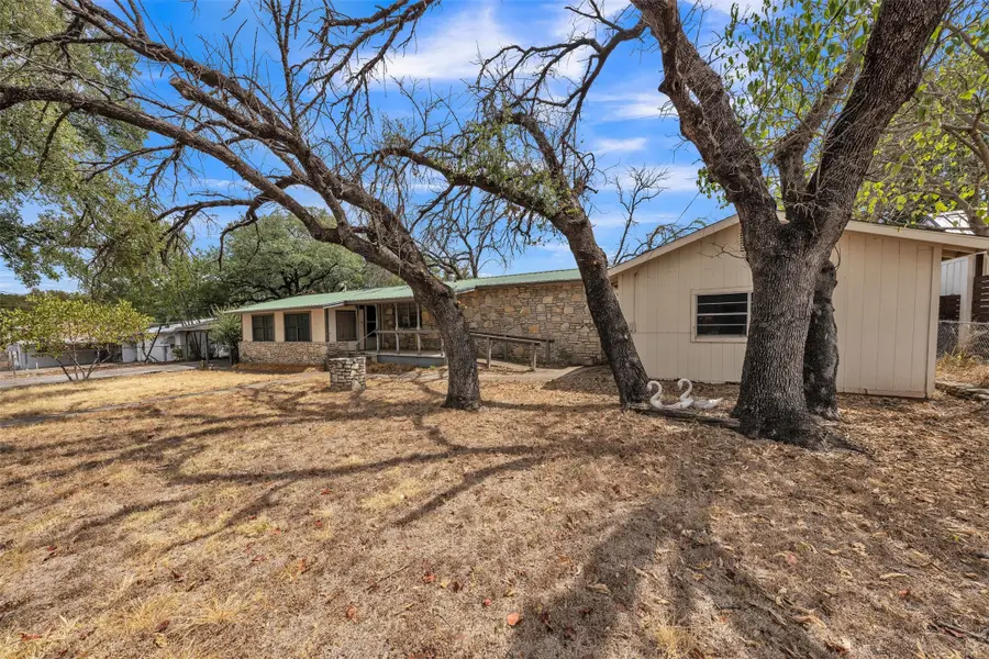 305 Walker Street, Glen Rose, TX 76043 - #2