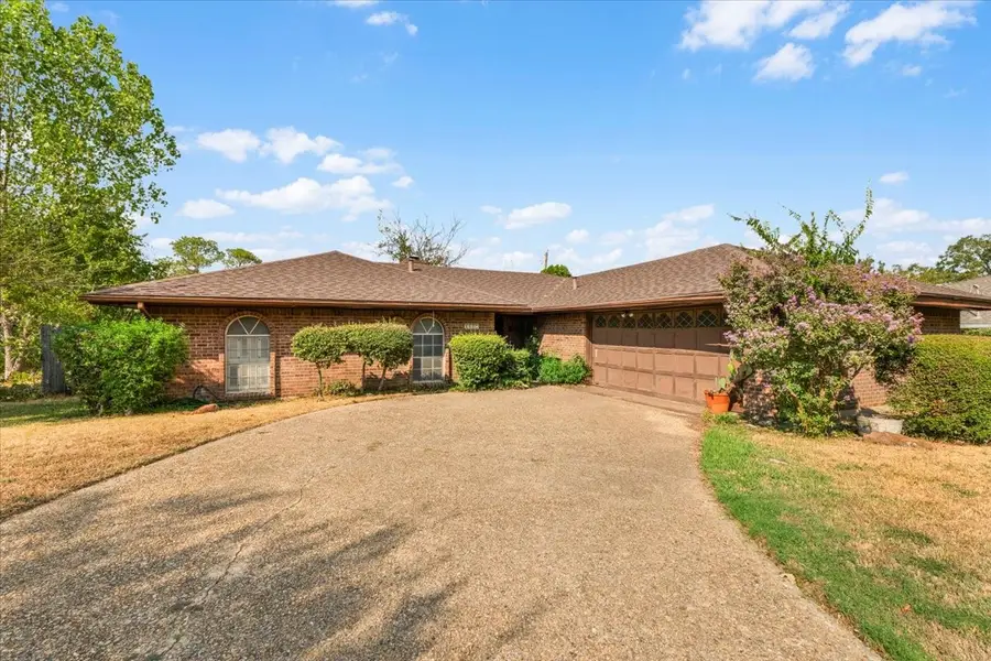 1007 Field Crest Court, Arlington, TX 76012 - #2