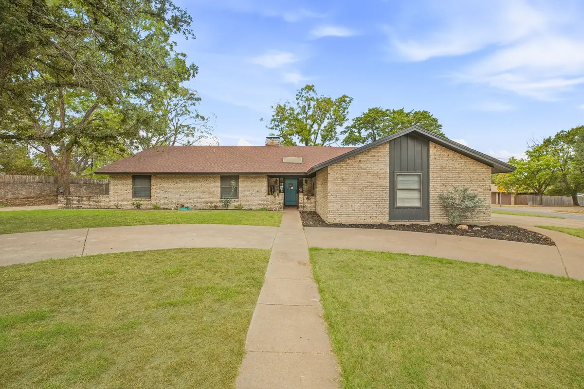 1190 N Charlotte Avenue, Stephenville, TX 76401 - #1