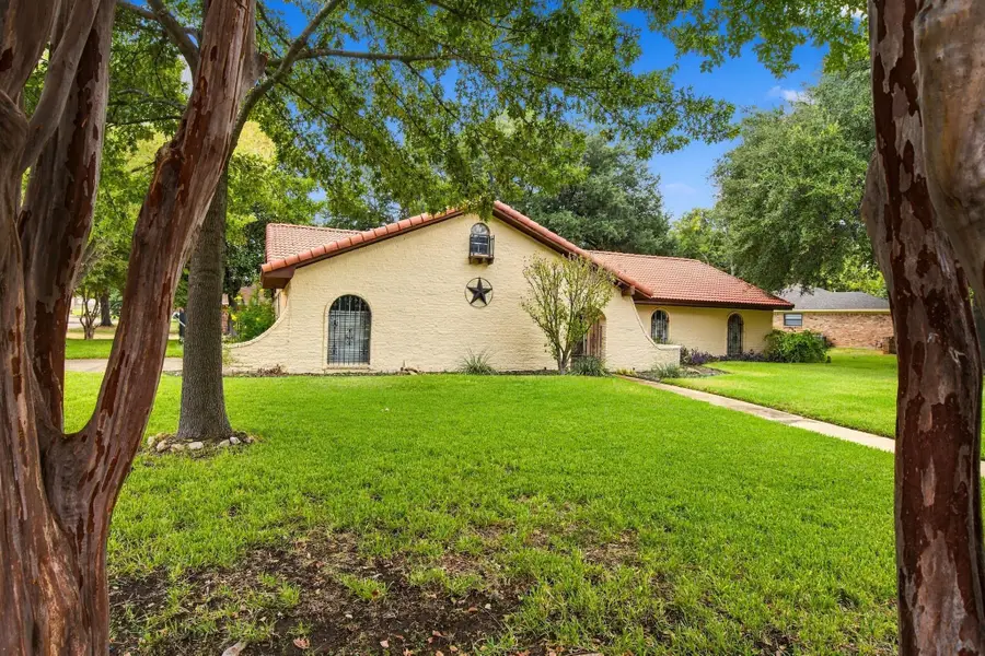 2201 Scarlet Lane, Grand Prairie, TX 75050 - #2