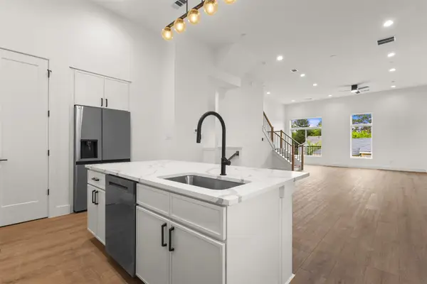 2203 Hondo Avenue #305, Dallas, TX 75219