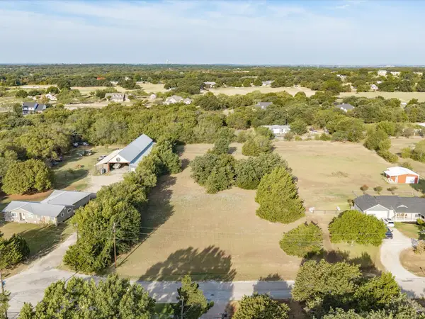 144 Lunday Lane, Burleson, TX 76028