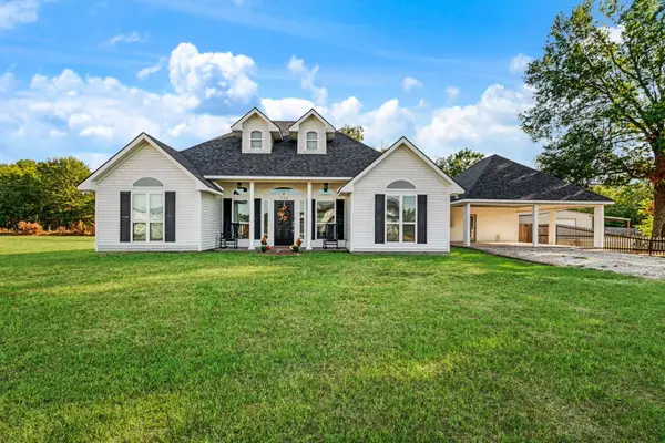 720 Daniel Street, Blossom, TX 75416