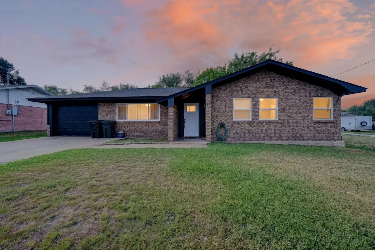 708 E High Street, Wills Point, TX 75169 - #1