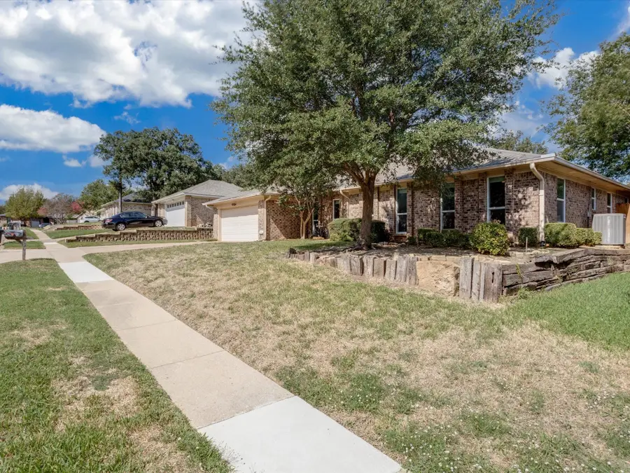 904 Forest Trail Court, Euless, TX 76039 - #3