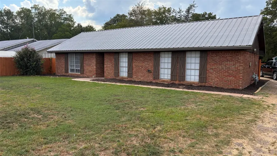 429 Davis Street, Fairfield, TX 75840 - #2