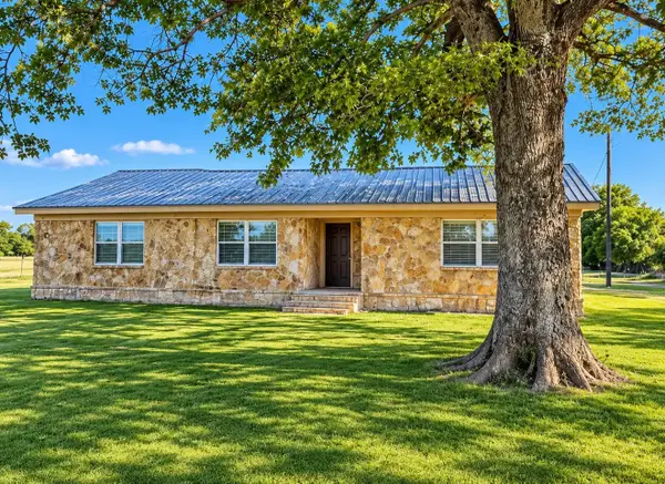 23339 Farm Road 79, Sumner, TX 75486