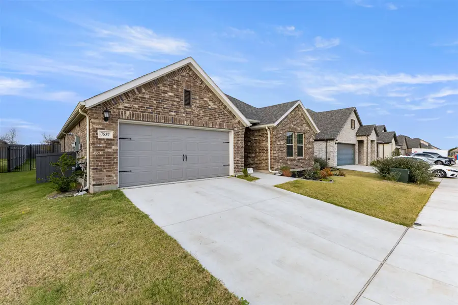 7537 Prairie Holly Lane, Venus, TX 76084 - #2
