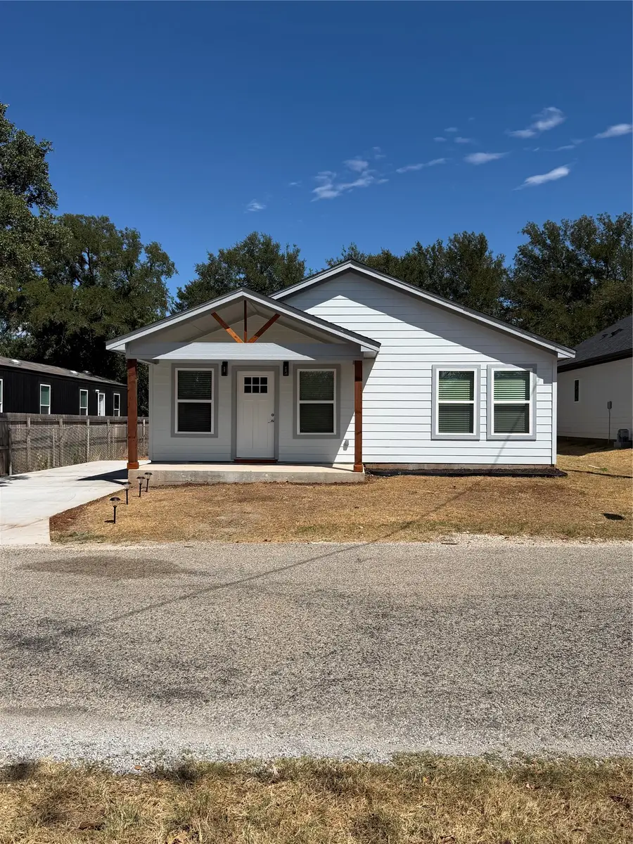 3007 Rockwood Drive, Granbury, TX 76048 - #2