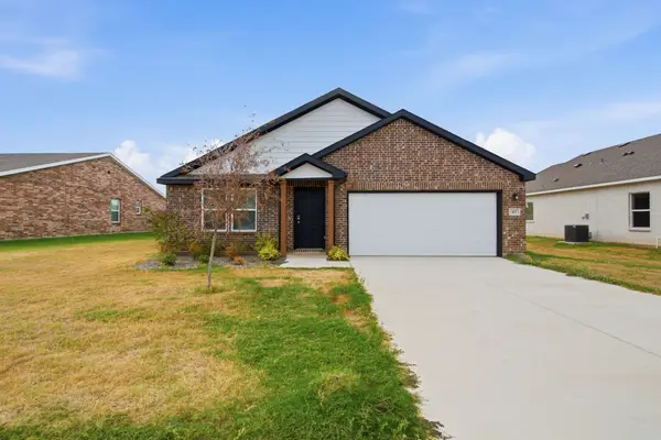 417 Jameson Street, Springtown, TX 76082