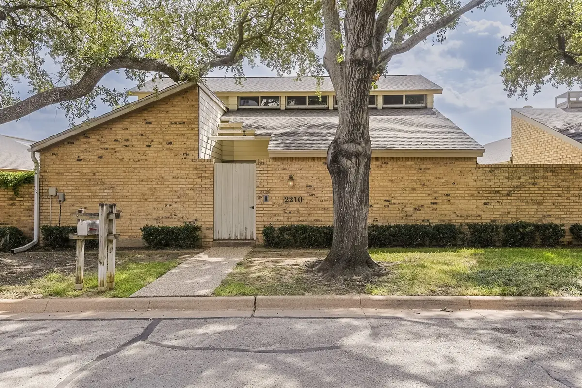 2210 Winter Sunday Way, Arlington, TX 76012 - #1